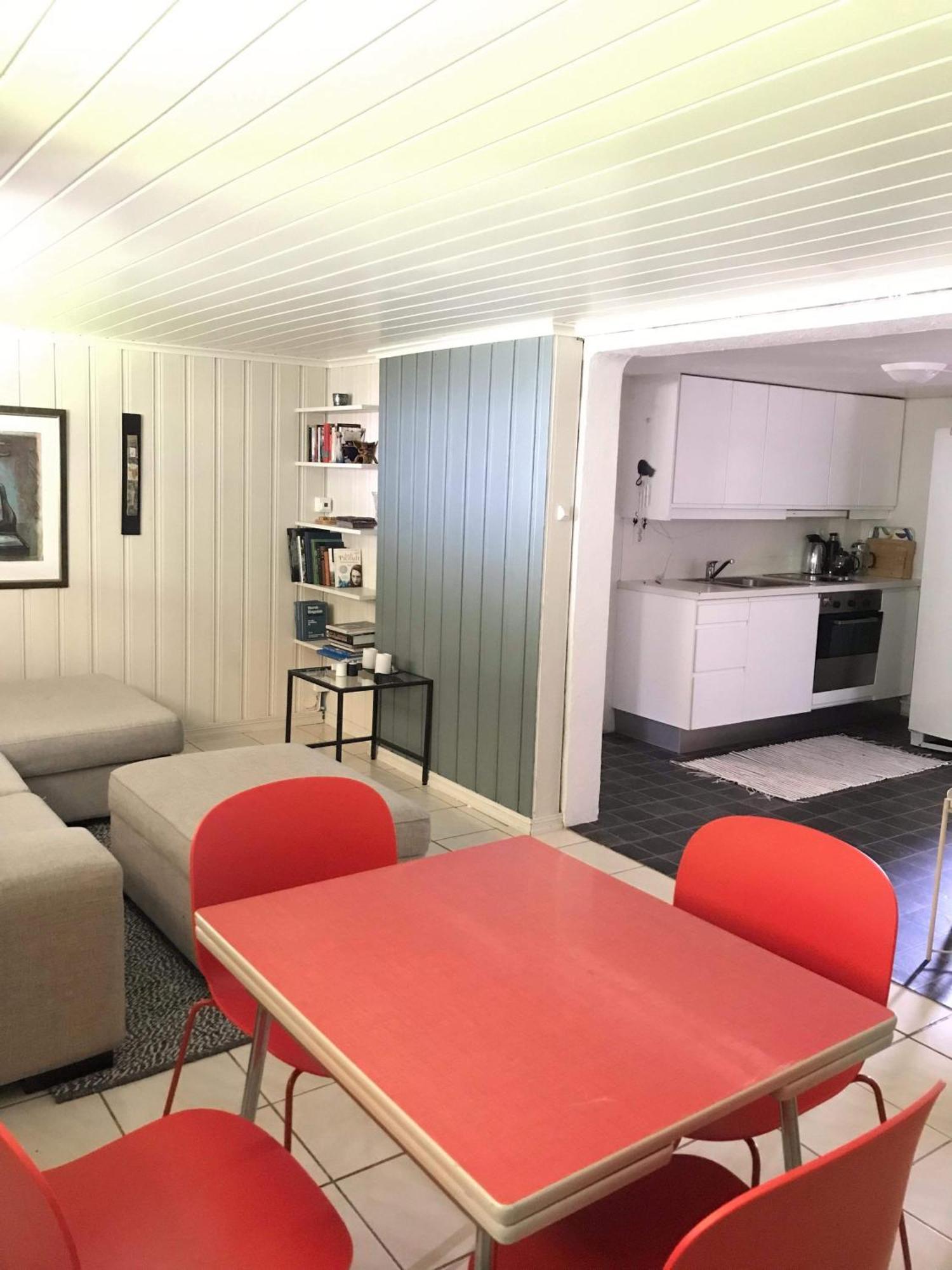 Sentrumsnaer Kjellerleilighet, Naer Sykehus Og Hogskole, Parkering Haugesund Bagian luar foto